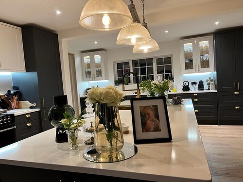 Spacious 5-bed House - Garden, Parking & Bbq