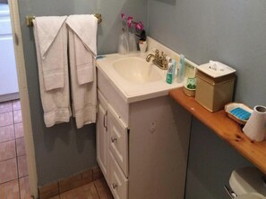 Bathroom - Cool Lux Premier Suite 25 (St. George's)