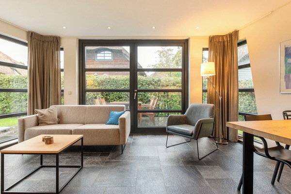 Villa (Buitenhuis) | Living room | TV