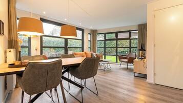 Villa (Buitenhuis Wellness) | Living room | TV