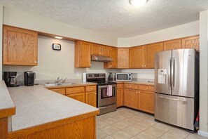 Mikrowelle, Ofen, Herdplatte, Geschirrspüler