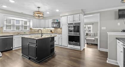 Outdoor private pool. 4 bedroom 2.5 bath home short drive to beach. Fire pit. Sleeps 8.