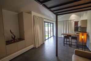 Interior - Peperu Lodge Nui - Charming bungalow with private pool and sea view (Puna'auia)