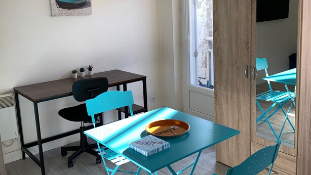 Dining - Studio 2 people direct beach access (Les Sables-d'Olonne)