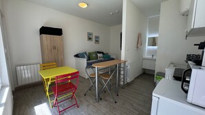 Unclassified image, 3 of 23, button - Studio for 2, direct beach access Les Sables-d'Olonne (Les Sables-d'Olonne)