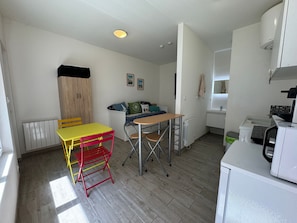 Interior - Studio for 2, direct beach access Les Sables-d'Olonne (Les Sables-d'Olonne)