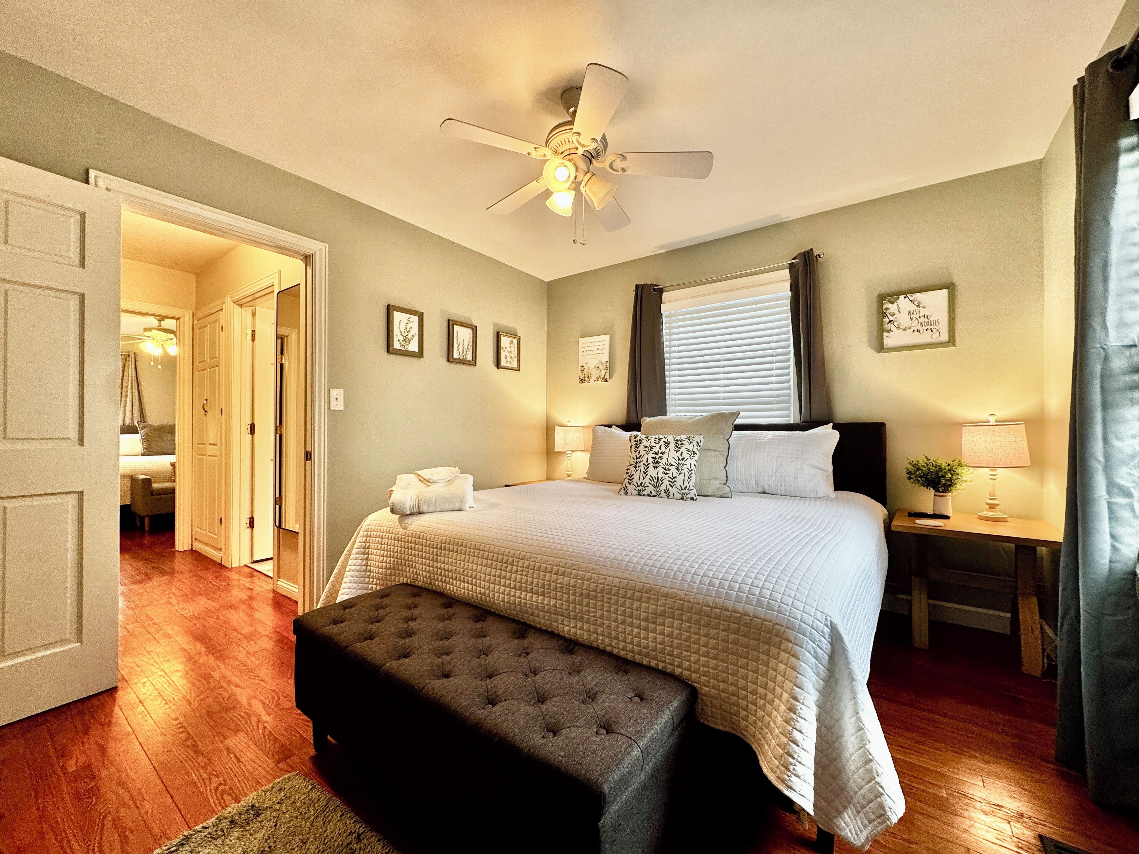 4 bedrooms, desk, iron/ironing board, travel crib