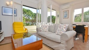 Living area - Apartment near beach with terrace and parking, optional aircon (Platja d'Aro)