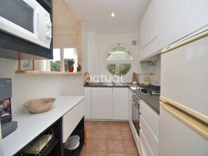 Fridge, microwave, oven, dishwasher - Apartment near beach with terrace and parking, optional aircon (Platja d'Aro)