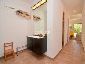 Interior - Apartment near beach with terrace and parking, optional aircon (Platja d'Aro)