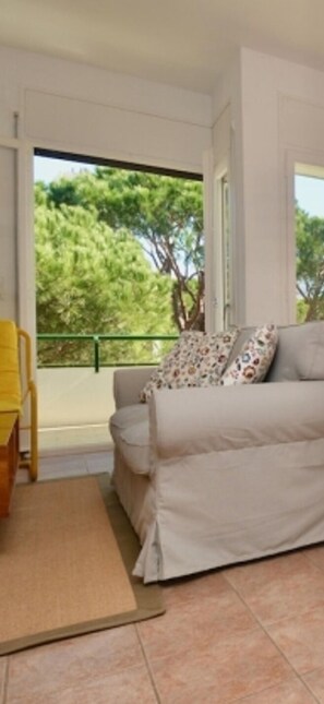 Interior - Apartment near beach with terrace and parking, optional aircon (Platja d'Aro)
