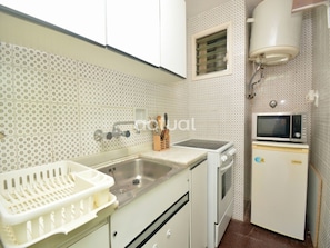 Unclassified image, 5 of 22, button