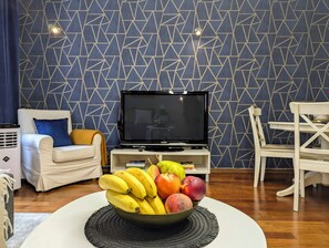 Flat-screen TV - Spacious 1BR in Old Town (Warszawa)