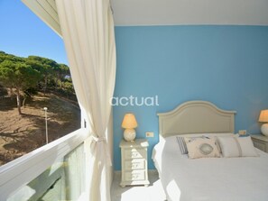 3 bedrooms, free WiFi - 3-bedroom apartment with pool, WiFi, and parking in Platja d'Aro (Platja d'Aro)