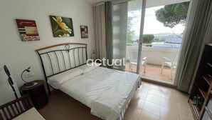 Room - Family townhouse near beach with pool and WiFi (Platja d'Aro)