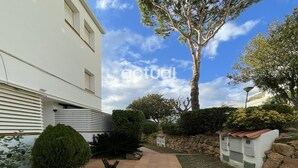 Property grounds - Family townhouse near beach with pool and WiFi (Platja d'Aro)