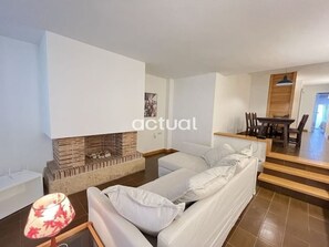 TV - Seaside apartment with 3 bedrooms, WiFi and parking - Platja d'Aro (Platja d'Aro)