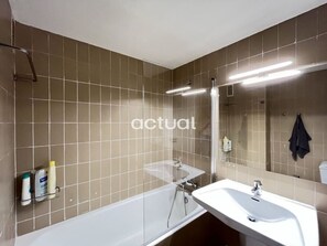 Bathroom - Seaside apartment with 3 bedrooms, WiFi and parking - Platja d'Aro (Platja d'Aro)
