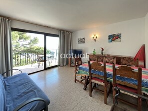 Interior - Seafront apartment with terrace, parking, and play area (Platja d'Aro)