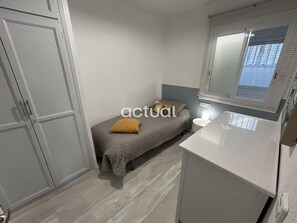 2 bedrooms, free WiFi - 2-bed apt with garden, pool, parking, AC 50m from beach in Platja d'Aro (Platja d'Aro)