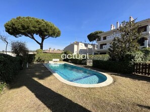 Pool - Ground floor apartment in S'Agaró with garden, pool, WiFi, parking, and air conditioning (S'Agaró)