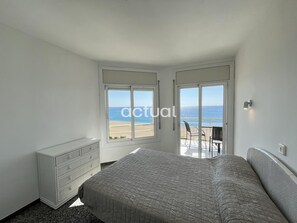 2 bedrooms - 2-bedroom beachfront apartment with elevator (Platja d'Aro)