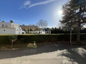 Property grounds - Apartment 450m from the beach with parking, 2 bedrooms (Platja d'Aro)