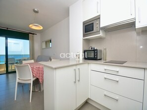Kühlschrank, Mikrowelle, Geschirrspüler