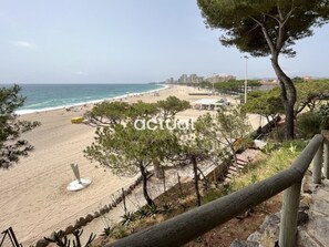 Beach - Seaside family apartment with parking and terraces in Platja d'Aro (Platja d'Aro)