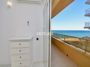 Interior - Renovated beachfront apartment with WiFi and parking in Platja d'Aro (Platja d'Aro)