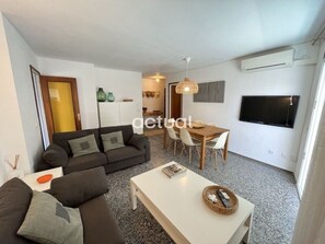 TV - Central apartment, 2 bedrooms, optional AC (Platja d'Aro)