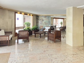 Lobby - Apartment with terrace, beach access, parking, children's play area (Platja d'Aro)