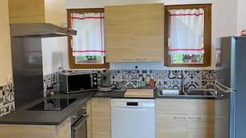 Toaster, high chair, mixer, cleaning supplies