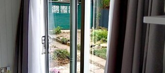 2-bedroom Guesthouse in Derby City, Parking, Wi-fi