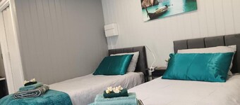 2-bedroom Guesthouse in Derby City, Parking, Wi-fi