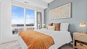 1 bedroom, desk, iron/ironing board, WiFi