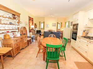 Dining - Cae'n Y Coed Barn (Talsarnau)