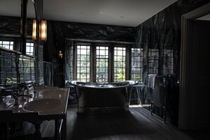 Luxury Room | Bathroom | Free toiletries, hair dryer, towels, soap - Lewtrenchard Manor (Okehampton)