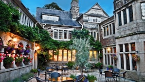 Pet-friendly - Lewtrenchard Manor (Okehampton)