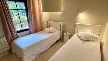 4 Schlafzimmer, Bügeleisen/Bügelbrett, Reisekinderbett, kostenloses WLAN