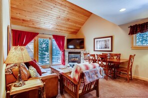 Appart'hôtel, plusieurs lits (Apartment) | Coin séjour