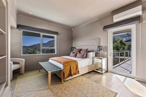 5 bedrooms, in-room safe, desk, iron/ironing board - Spacious Kinvara Villa with AC, Gym, Pool & Mountain Views (Cape Town)