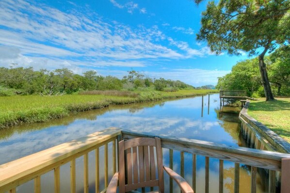 Property grounds - 3BR beach house with cozy amenities for 8! (Oak Island)