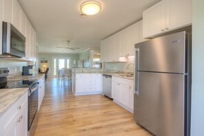 Fridge, microwave, oven, stovetop - 3BR beach house with cozy amenities for 8! (Oak Island)
