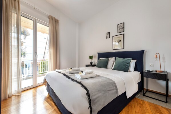 Íbúð - 2 svefnherbergi - eldhús - borgarsýn | 2 svefnherbergi, straujárn/strauborð, ókeypis þráðlaus nettenging