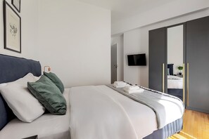 Apartment, 2 Bedrooms, Kitchen, City View | 2 bedrooms, iron/ironing board, free WiFi - Arco - 2-BR Apt in the Heart of Athens  (Athens)