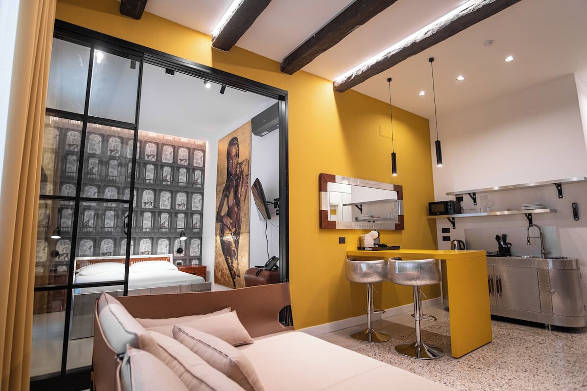 Deluxe Suite | 1 bedroom, premium bedding, memory foam beds, minibar