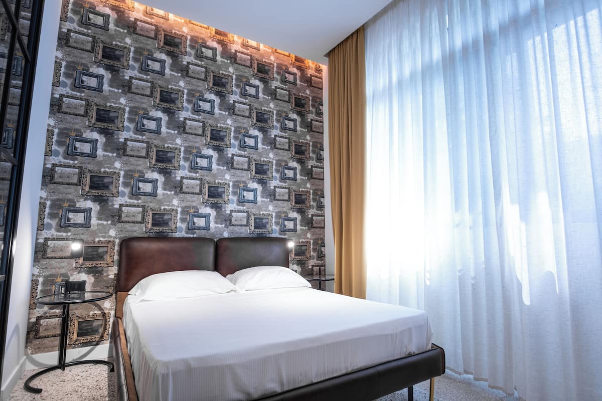 Deluxe Stüdyo | Kaliteli yatak takımı, memory foam (visko elastik) yatak, minibar 