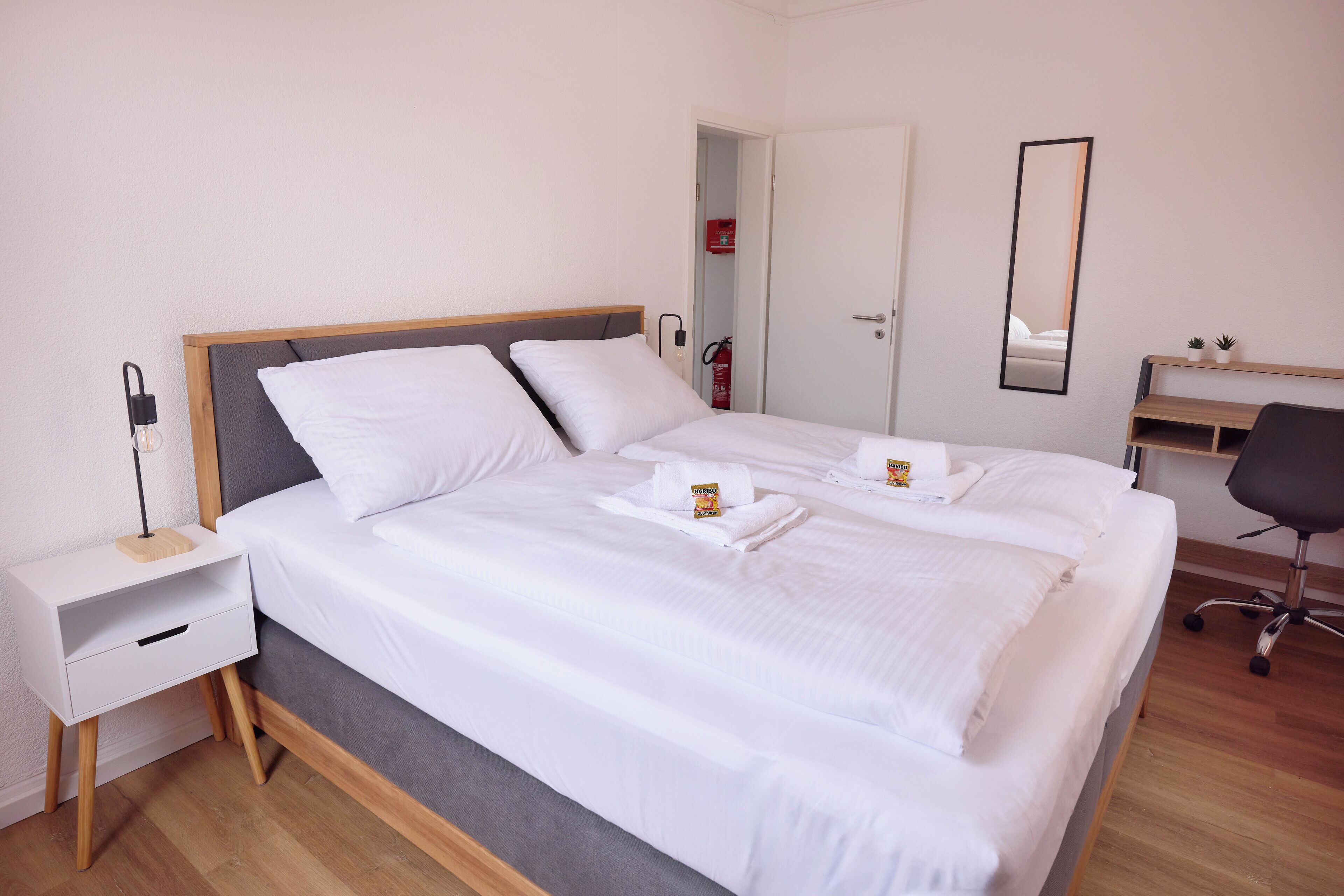 3 soveværelser, skrivebord, strygejern/strygebræt, weekendseng