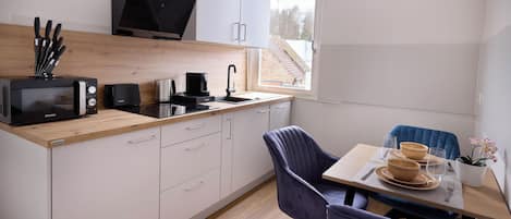 Kühlschrank, Mikrowelle, Geschirrspüler